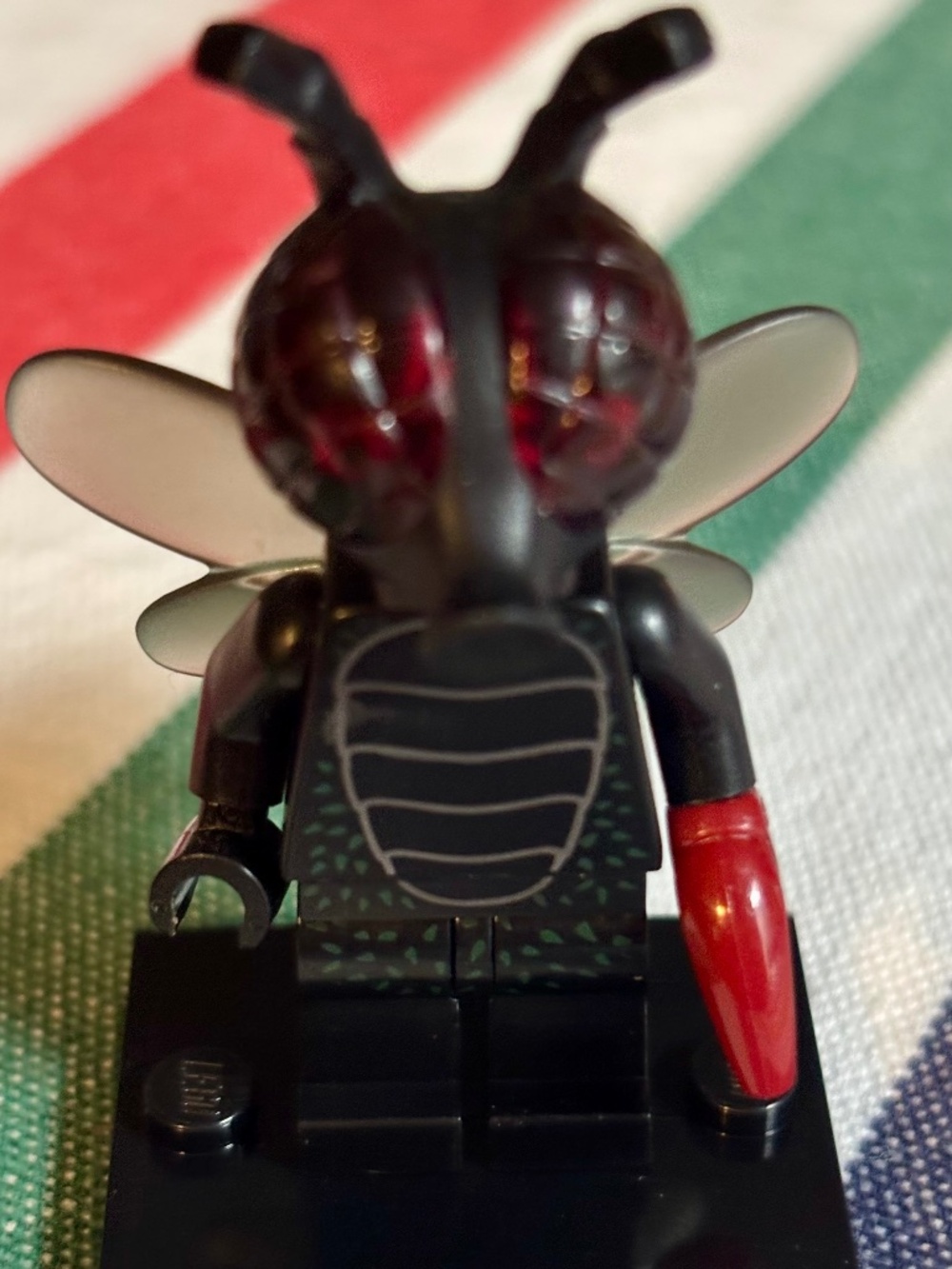 LEGO SERIES 14 "Fly Monster" col14-6 with Stand and Accessories. LIKE NEW!